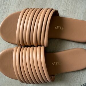 TKEES Ribbed Slide Sandals in Light Tan